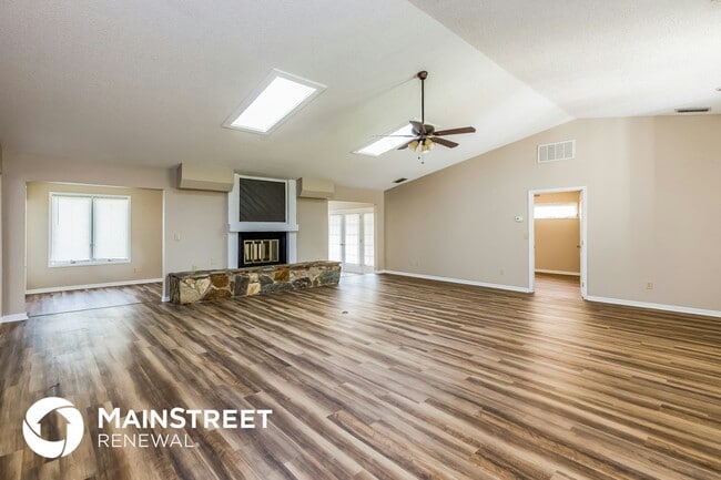 Building Photo - 1253 Paradise Way