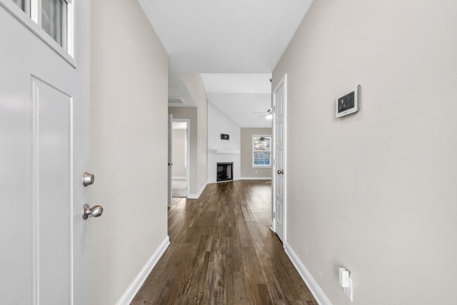 Building Photo - 1062 Whitney Dr