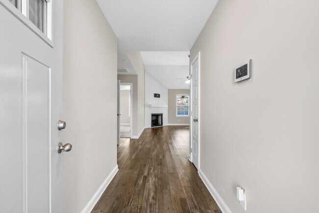 Foto del edificio - 1062 Whitney Dr