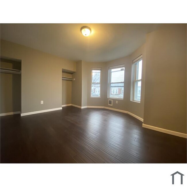Building Photo - 59 N 61st St
