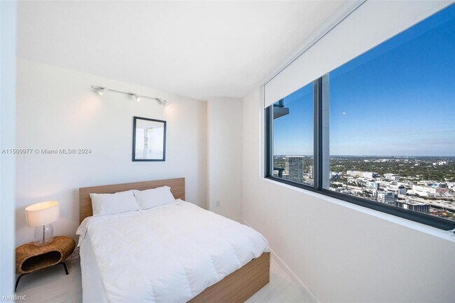 Building Photo - 3 br, 2 bath House - 501 NE 31st St Unit 3501