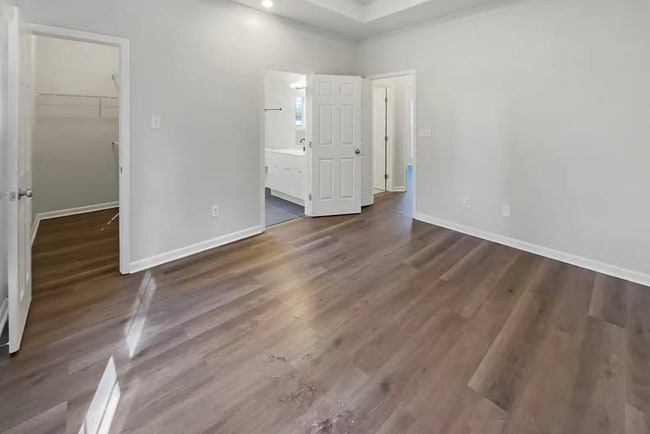 Building Photo - 6700 N Charlotte St