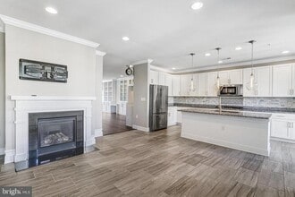 Building Photo - 621 Bluemont Ave