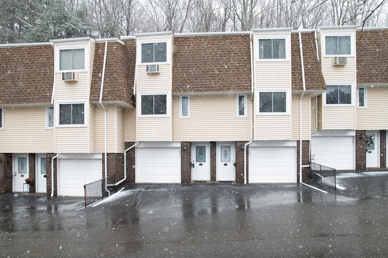 95 Chestnut St, Bethel, CT 06801 House Rental in Bethel, CT