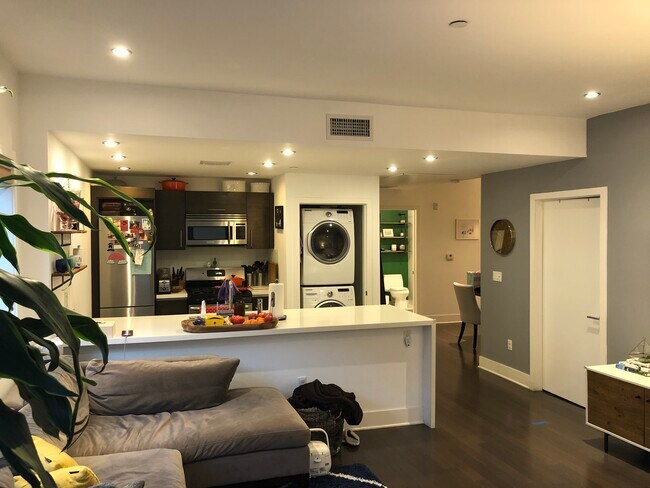 Kitchen - 1700 SAWTELLE Blvd