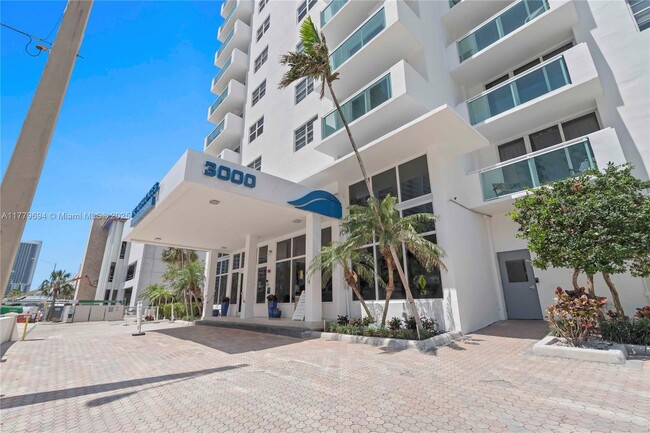 Building Photo - 3000 S Ocean Dr
