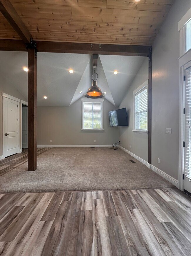 Building Photo - 1505 E 900 S