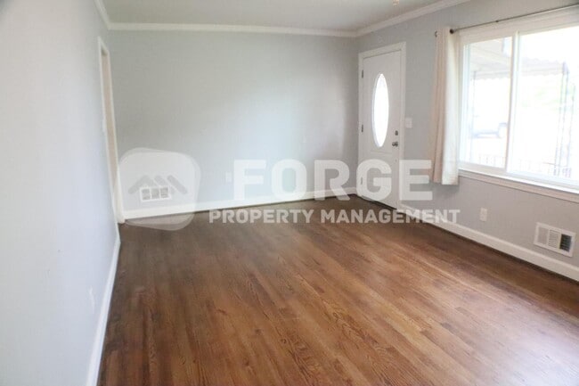 Photo - 106 Parkdale Dr House