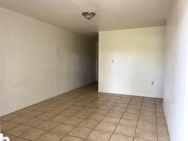 Foto del edificio - 3100 Orange Center Blvd