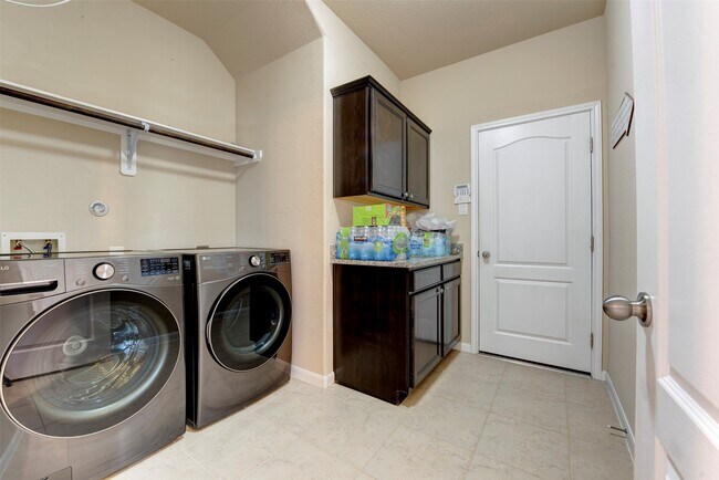 Foto del edificio - 9722 Victoria Rose Ln