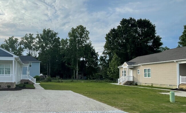 Foto del edificio - 108 Magruder Ave