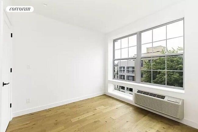 Building Photo - 1229 Putnam Ave