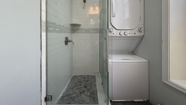 Foto del edificio - 435 E Walnut Ln