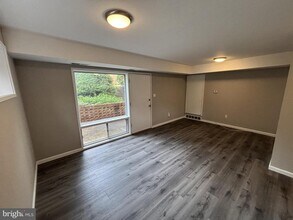 Building Photo - 10025 Fair Wds Dr