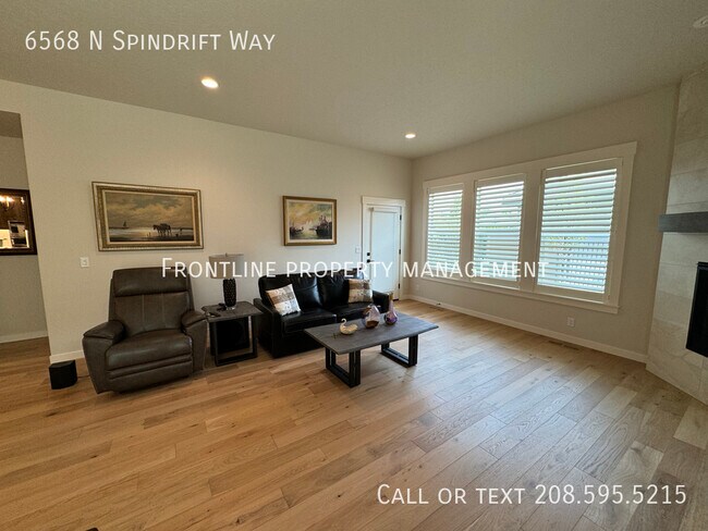 Building Photo - Beautiful like new home in Spurwing!