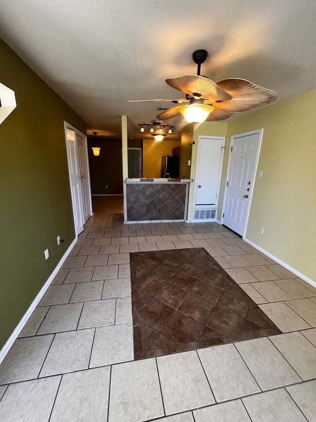 Building Photo - 4406 Jeff Scott Dr