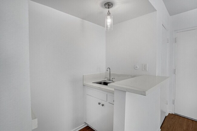 Foto del edificio - 14315 Moorpark St