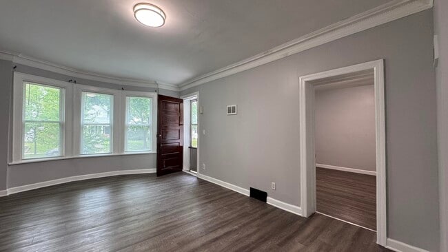 Building Photo - 2722 N Stowell Ave