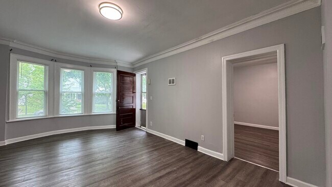 Foto del edificio - 2722 N Stowell Ave