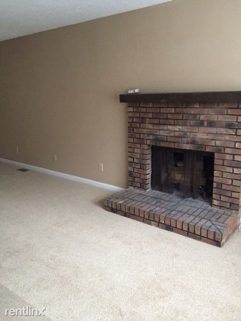 Building Photo - 2 br, 1.5 bath Condo - 5105 Vann St Apt D