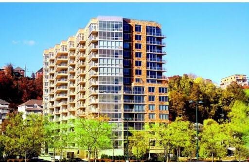 Building Photo - 1726 Hudson Park