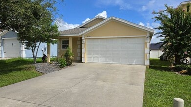 Building Photo - 4900 NE 123rd Ln