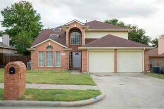 Building Photo - 1408 Belaire Dr
