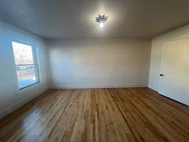 Foto del edificio - 248-250 N Main St