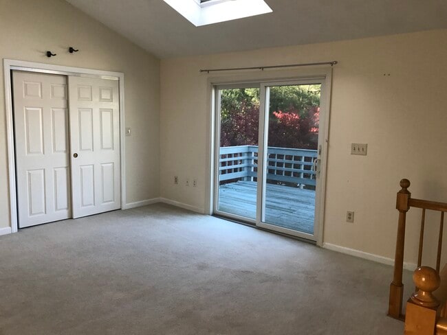 Building Photo - 206 North Rd