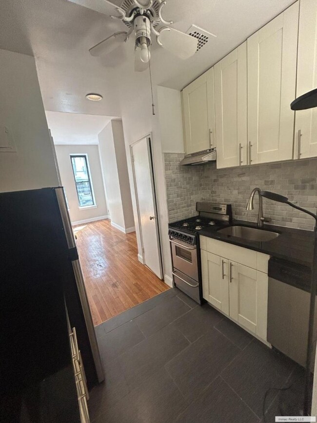 Building Photo - 0 bedroom in New York NY 10075
