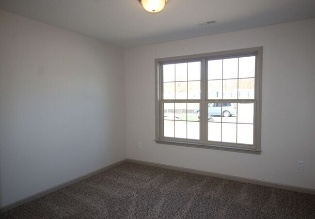 Foto del edificio - 120 Sleepy River Rd