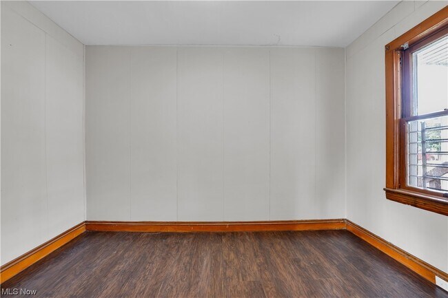 Foto del edificio - 3191 W 121st St