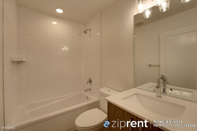 Building Photo - 2 br, 2 bath Townhome - 445 Northeast 73rd...