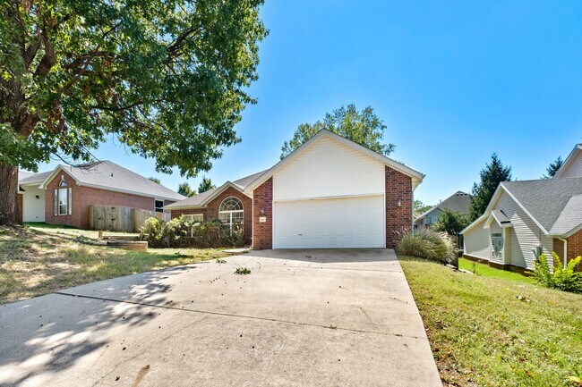 Foto del edificio - 1307 Barberry Ln