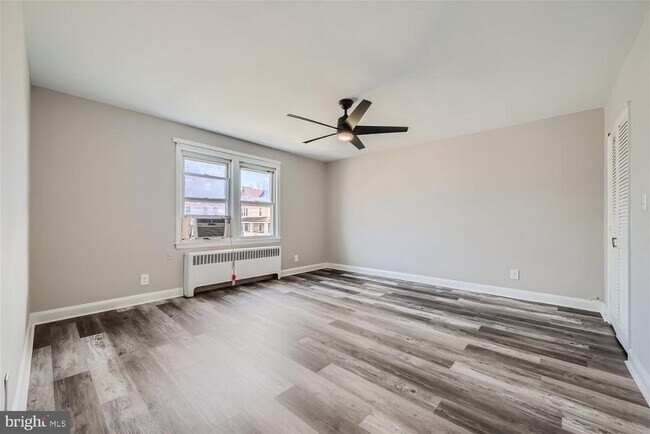 Building Photo - 3015 Gibbons Ave