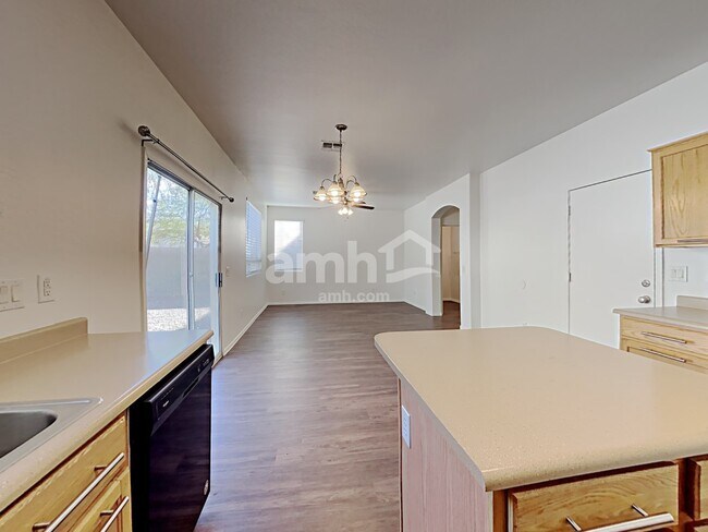 Building Photo - 2653 S 89th Dr