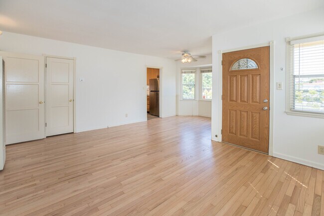 Building Photo - 740 Flower Ave