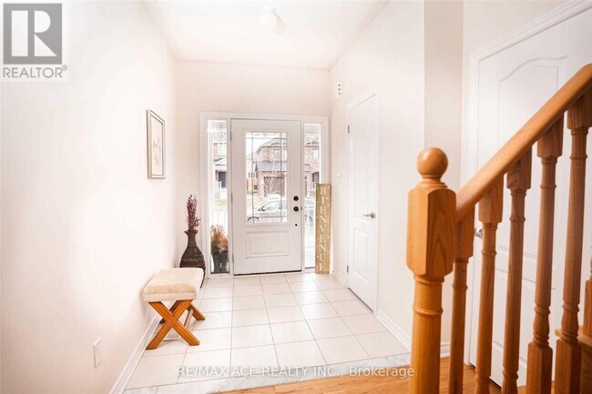 Building Photo - 10 Furniss St