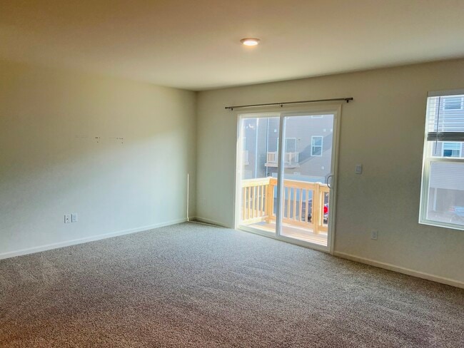Building Photo - 1480 Yosemite Wy