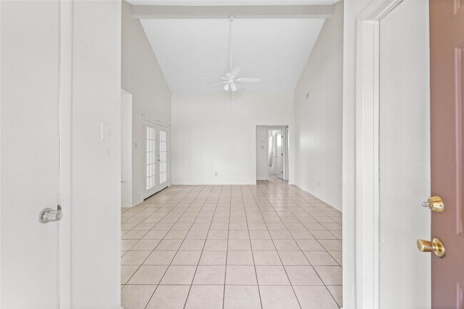 Foto del edificio - 9811 Mill Shadow Dr
