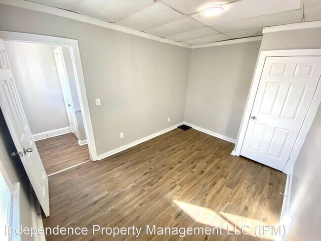 Building Photo - 3 br, 2 bath House - 906 Vine St.