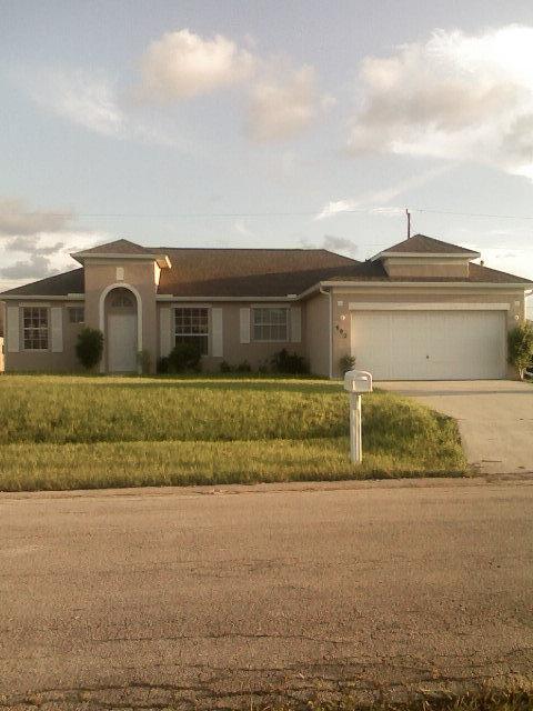 Foto del edificio - 692 SW Sardinia Ave