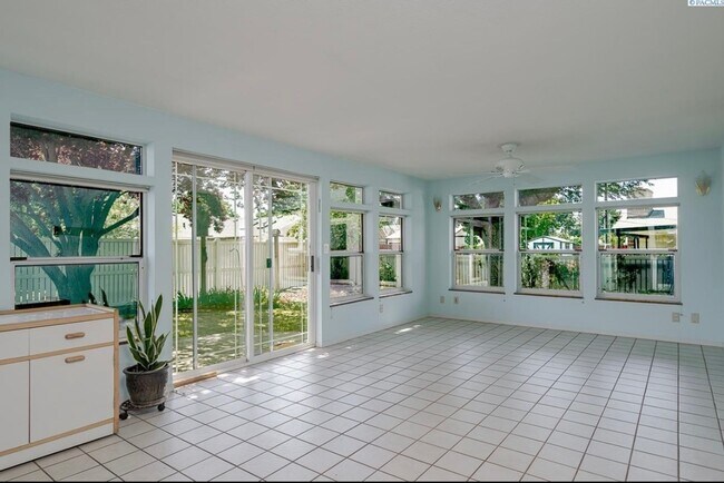 Foto del edificio - Charming 3-Bedroom Home