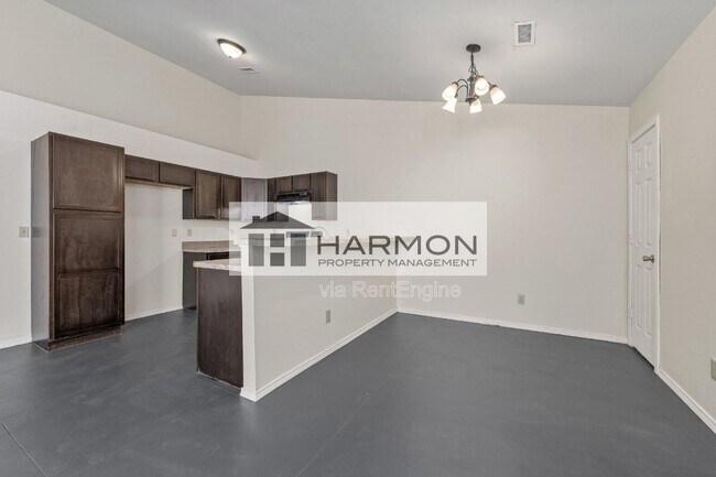 Foto del edificio - 1545 W 23rd St N
