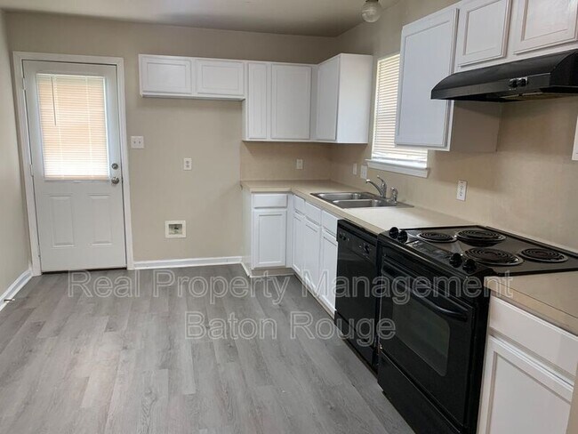 Foto del edificio - 23622 Wellington Ave