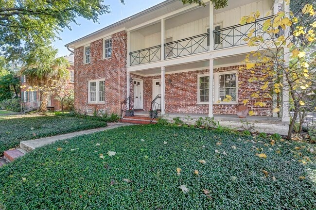 Building Photo - 1741 Wroxton Ct