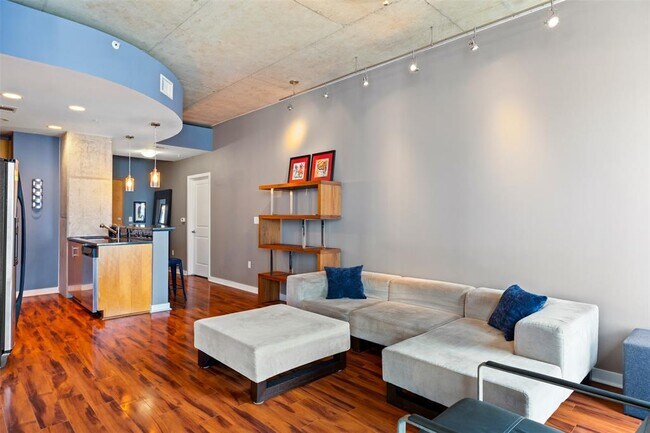 Foto del edificio - 360 Nueces St