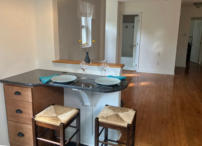 Foto del edificio - 430 E Franklin St