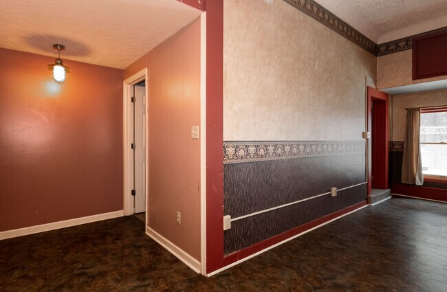 Building Photo - 214 Wall St