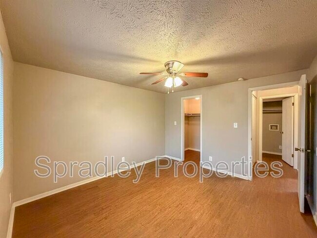Building Photo - 608 John Paul Jones Dr
